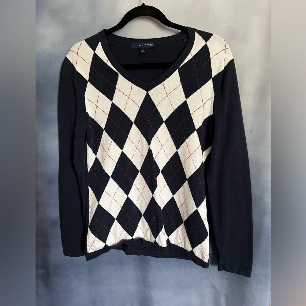 Tommy Hilfiger women’s size M argyle navy & white long sleeved v-neck - Picture 2 of 8